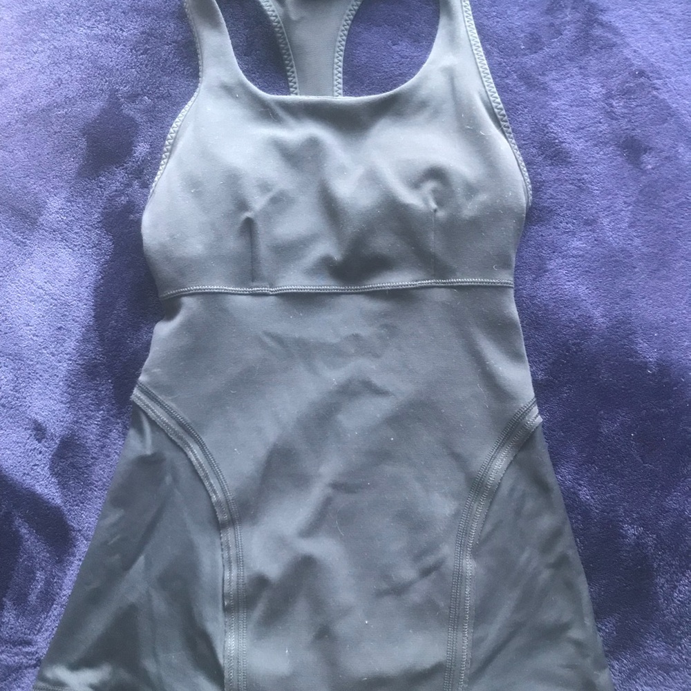 Black lululemon tank